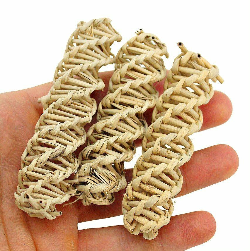 The Natural Small Vine Ladders from Bonka Bird Toys are useful natural foot toys that your feathered friend will love to play with. Natural foot toys are excellent for birds